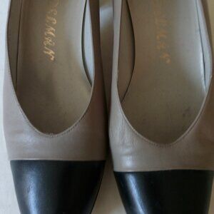 Women genuine leather cap toe shoe